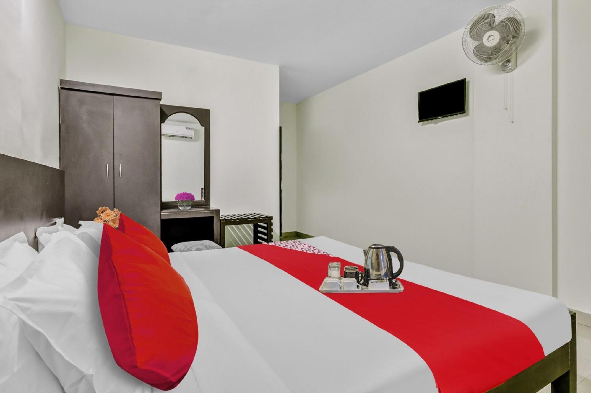 Hotel O Kalapurackal Residency Теккаді Екстер'єр фото