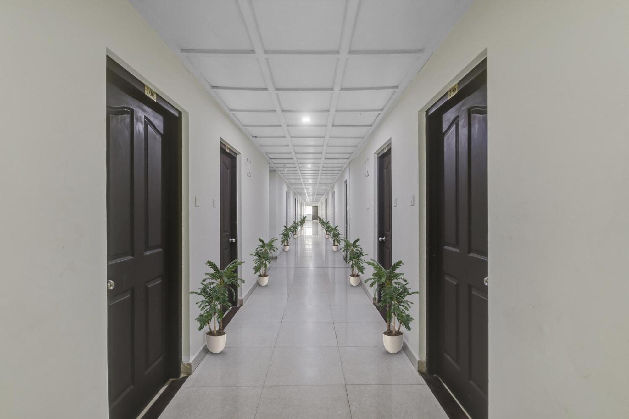 Hotel O Kalapurackal Residency Теккаді Екстер'єр фото